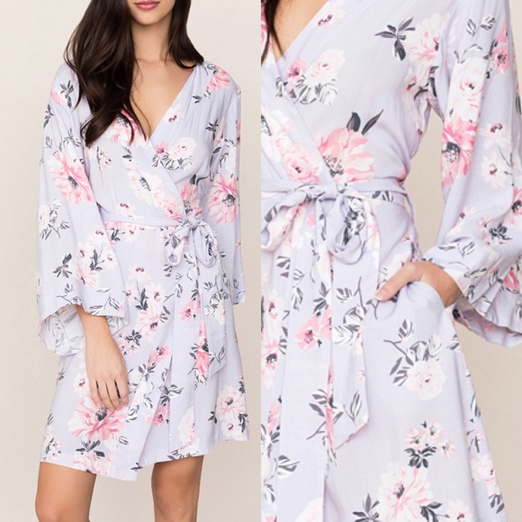 ✨HP!✨ NWT Yumi Kim Lavender Floral Robe - Picture 2 of 2